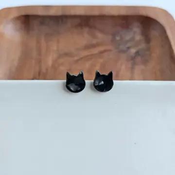 Cat Studs