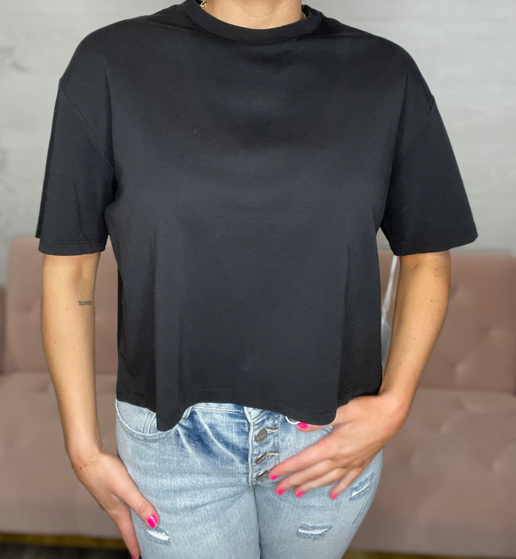 Maddox Boyfriend Fit Tee-Black