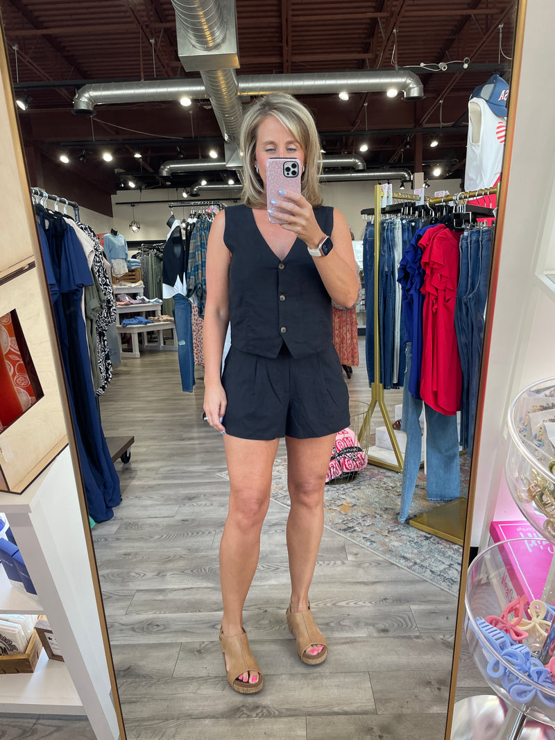 Topanga Linen Shorts-Black