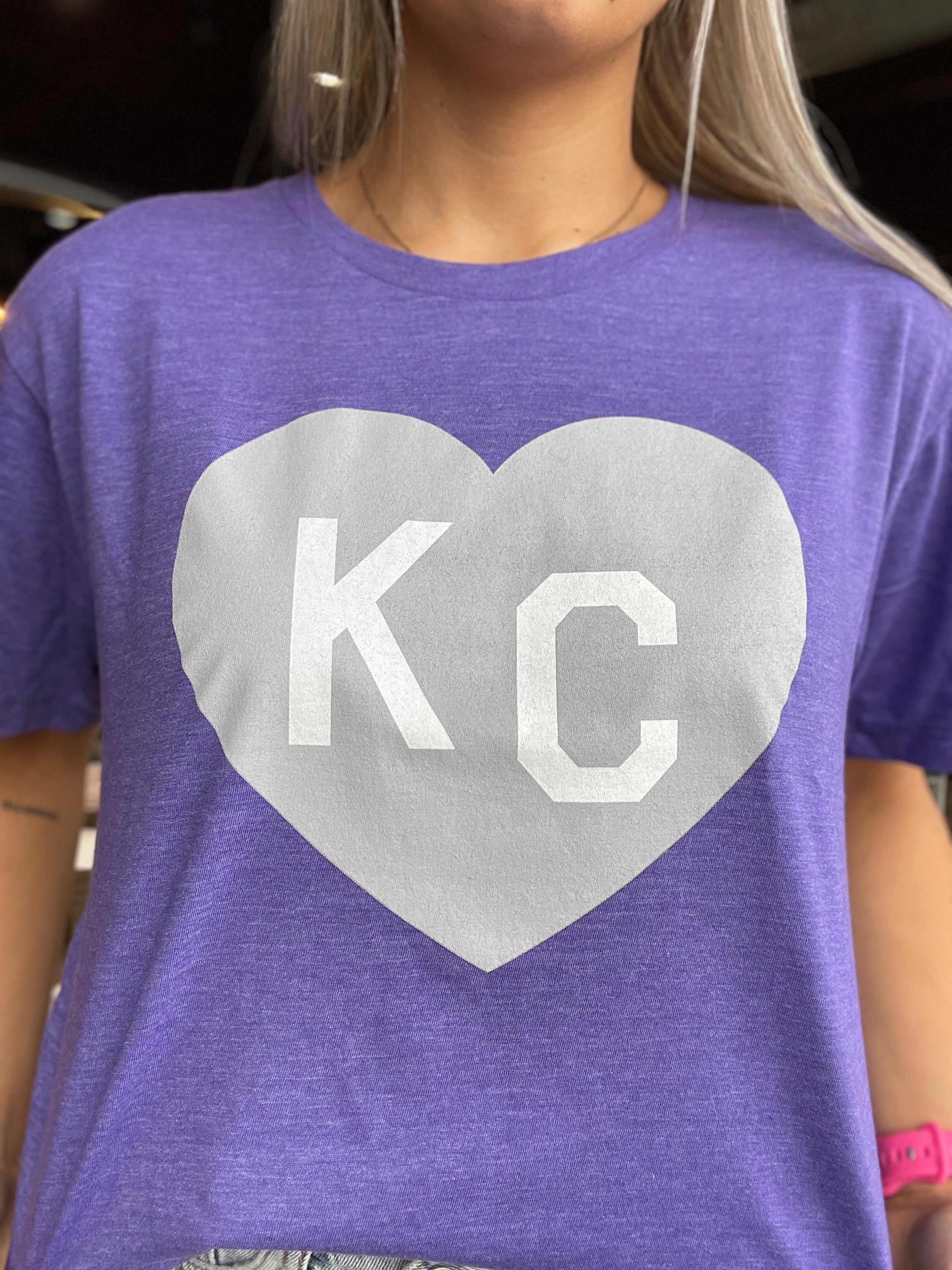 Charlie Hustle Blue Graphic Heart KC Royals Short Sleeve T-shirt Adult Size  M